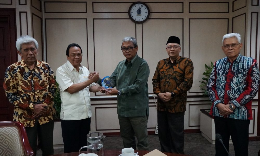 Kunjungan MWA UNESA ke MWA UT: Belajar Praktik Baik Pemilihan Rektor